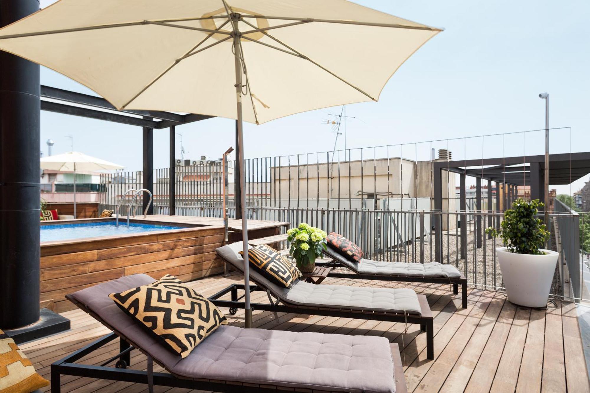 My Space Barcelona Pool City Center Εξωτερικό φωτογραφία